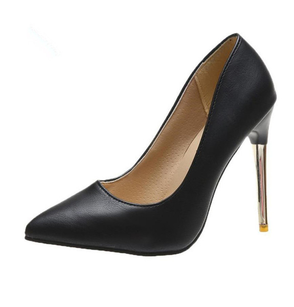 Elegáns hegyes magas sarkú cipő - nagy méretben