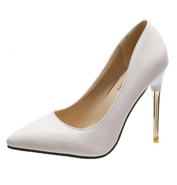 Elegáns hegyes magas sarkú cipő - nagy méretben