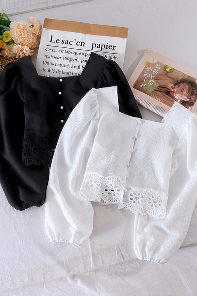 Alkalmi női rövid ing csipkével és szögletes nyakkivágással