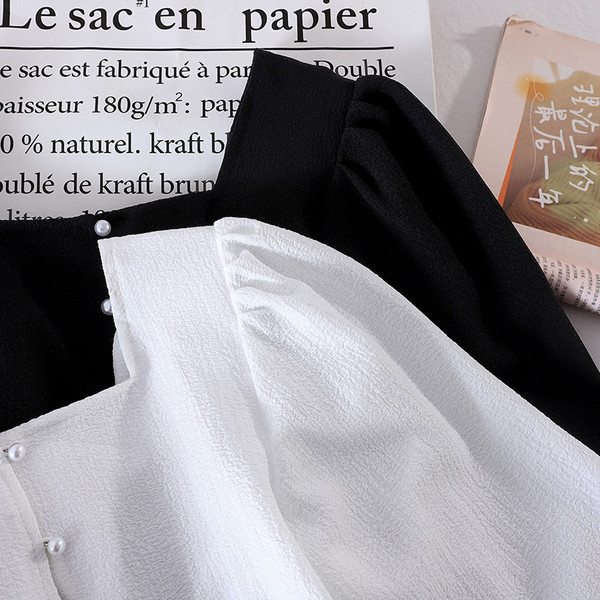 Alkalmi női rövid ing csipkével és szögletes nyakkivágással