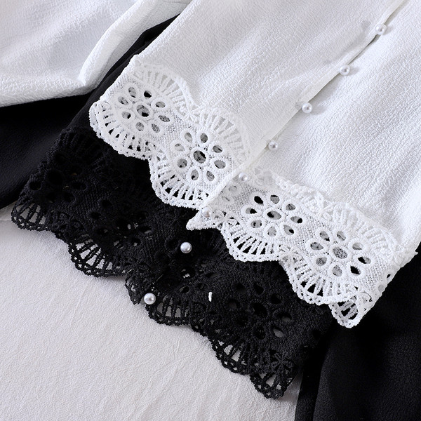 Alkalmi női rövid ing csipkével és szögletes nyakkivágással