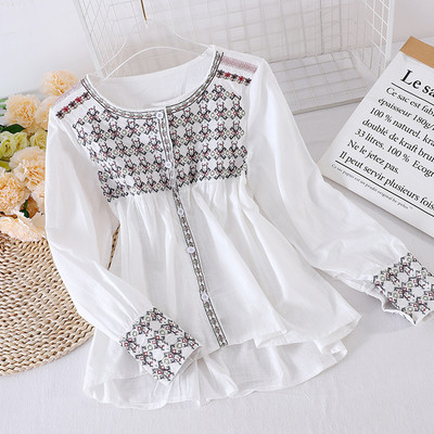 Mitmes värvitoonis vabaaja naiste särk nööpide ja ovaalse kaelusega