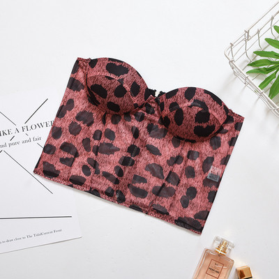 Elegáns női melltartó mély nyakkivágással és állatmintával