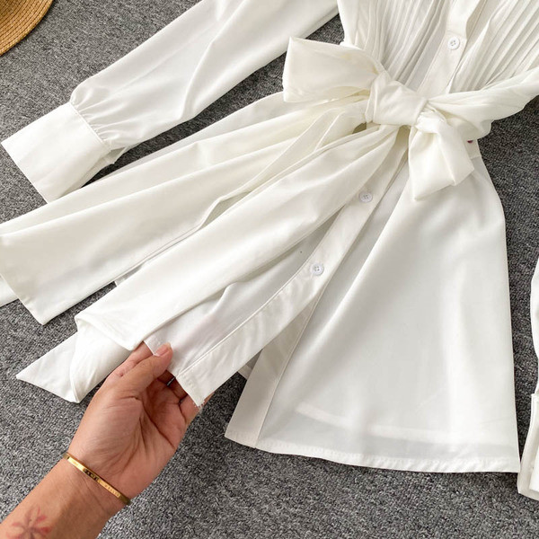 Cămașă elegantă de damă, cu guler și panglică clasice