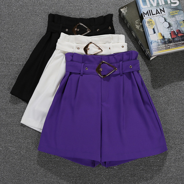 Sieviešu šorti ar jostu platu modeli