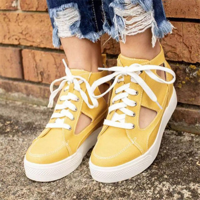 Modernas sieviešu kedas ar slēptu platformu