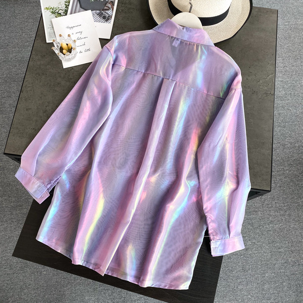 Cămașă de damă cu guler clasic și efect strălucitor