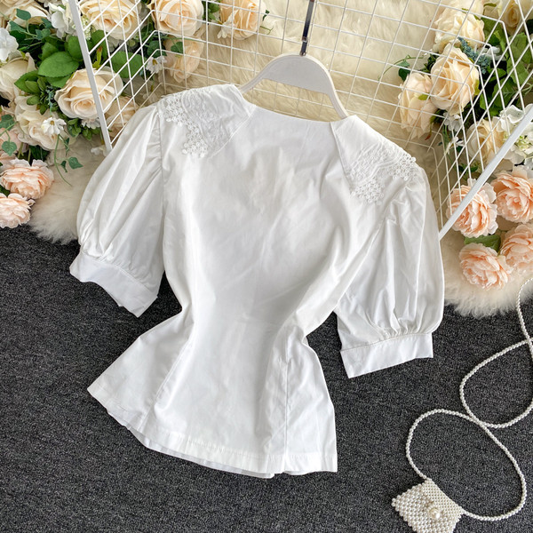 Női ing rövid ujjal és csipkegallérral