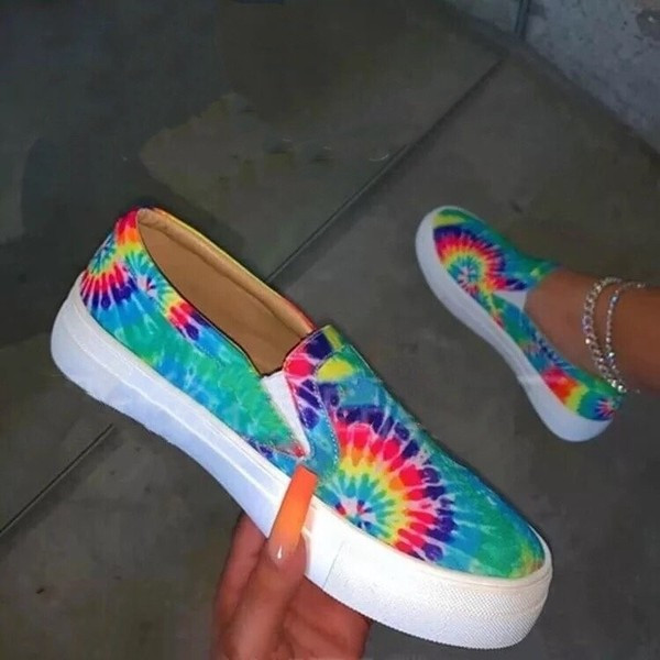 Ikdienas sieviešu kedas zaigojošās krāsās