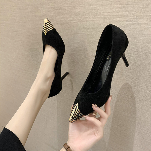 Sieviešu apavu smails modelis ar plānu 6 cm papēdi