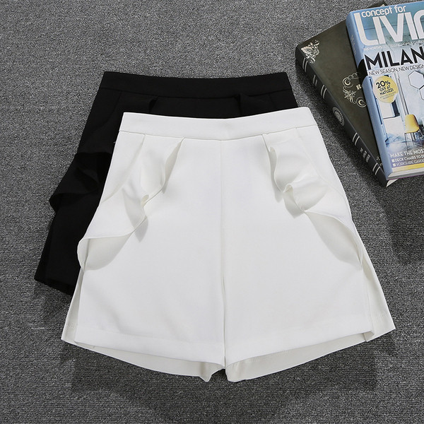 Sieviešu šorti ar cirtām – augstu vidukli