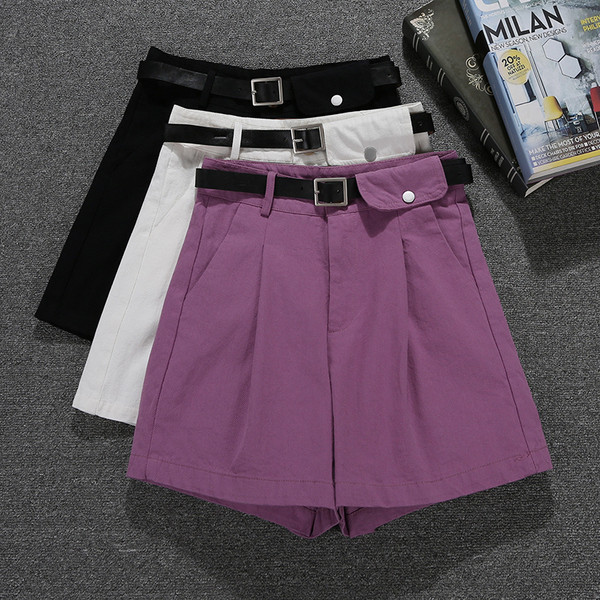 Sieviešu šorti ar jostu - plats modelis