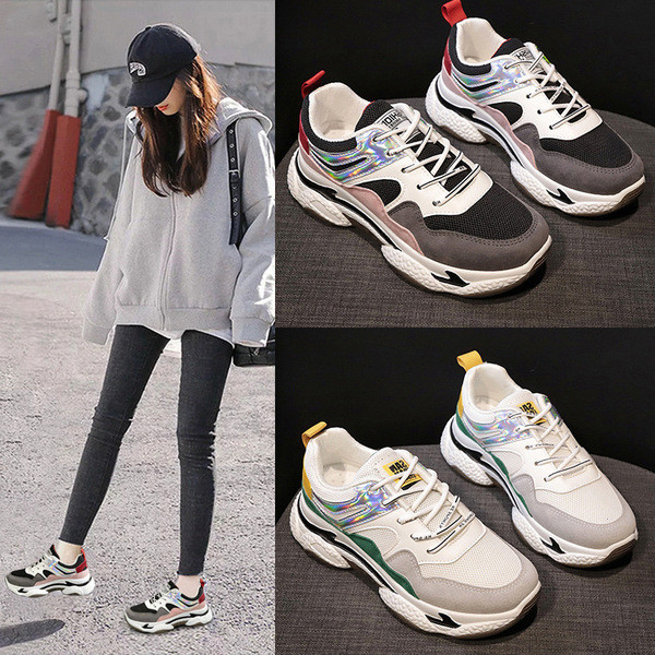 Modern női tornacipő vastag talppal és fűzővel