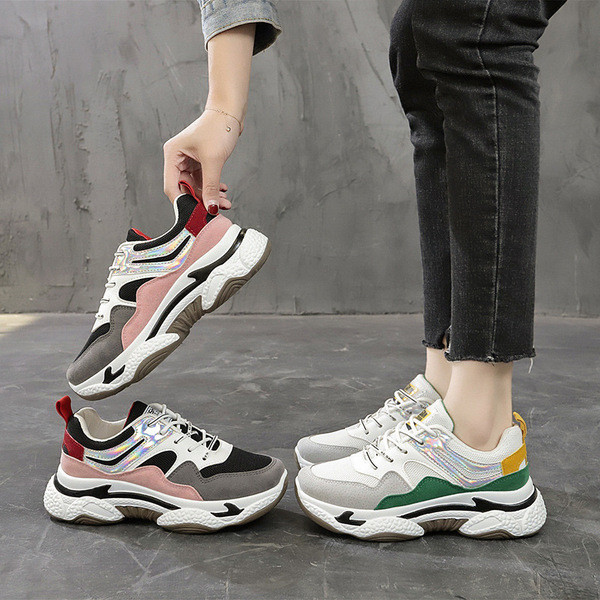 Modern női tornacipő vastag talppal és fűzővel