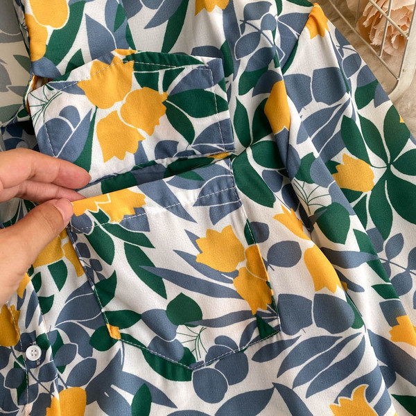 Daudzkrāsains sieviešu krekls ar klasisku apkakli un garām piedurknēm