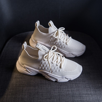 Sporty-casual γυναικεία αθλητικά παπούτσια με κορδόνια και λευκή σόλα
