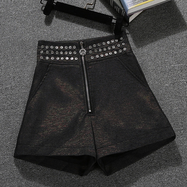 Uue mudeli naiste lühikesed püksid lukuga - kõrge vöökoht