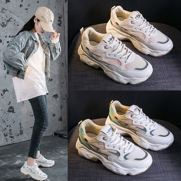 Naiste sportlikud ja vabaaja tossud paelte ja paksu tallaga