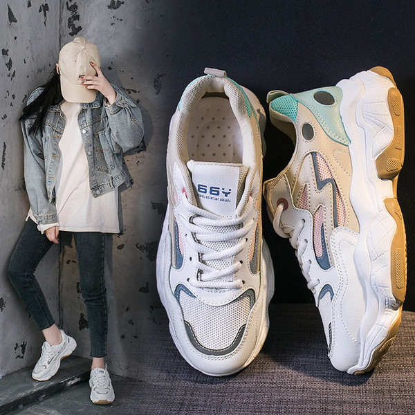 Naiste sportlikud ja vabaaja tossud paelte ja paksu tallaga