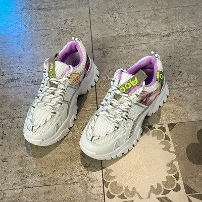 Adidași de damă cu talpă aspră de 5 cm și șireturi