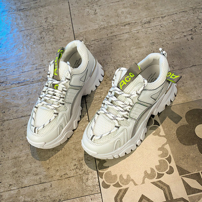 Adidași de damă cu talpă aspră de 5 cm și șireturi