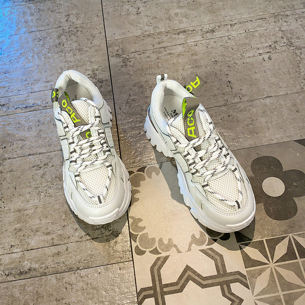 Adidași de damă cu talpă aspră de 5 cm și șireturi