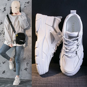 Modern női tornacipő fűzővel és vastag talppal