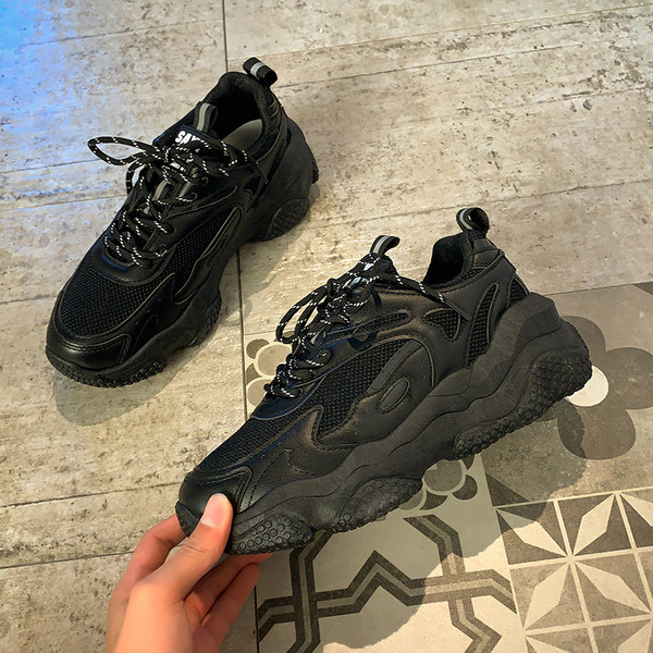 Sieviešu kedas ar šņorēm un 6 cm platformu