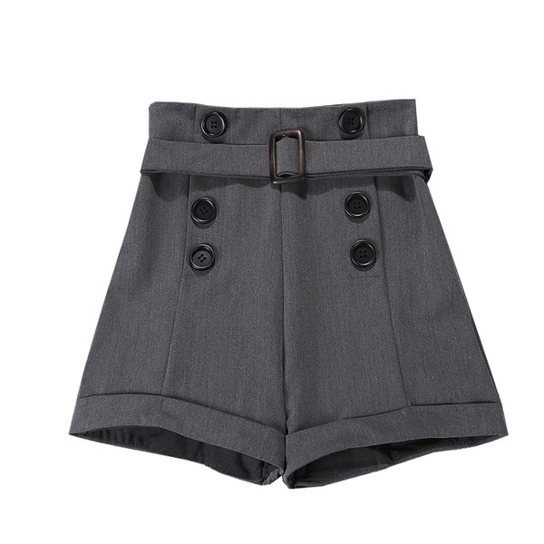 Új modell női rövidnadrág övvel és gombokkal