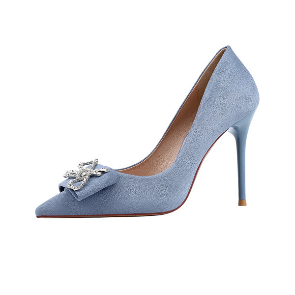 Stílusos női magas sarkú cipő kövekkel - hegyes modell