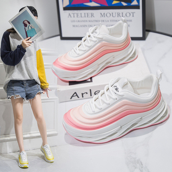 Sport és alkalmi női tornacipő fűzővel és vastag talppal