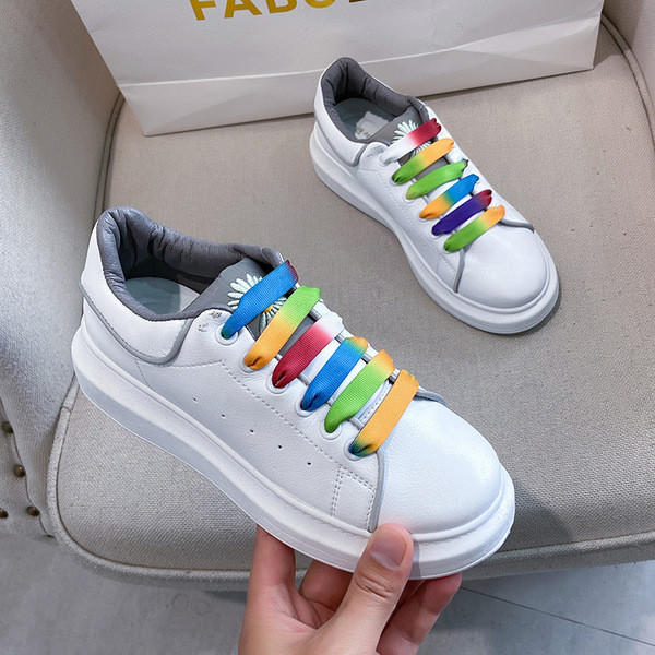 Sporta un ikdienas sieviešu kedas ar krāsainu rakstu