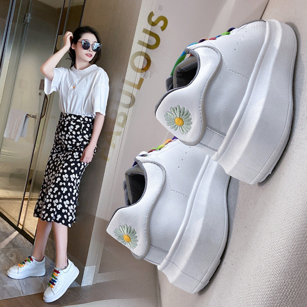 Sporta un ikdienas sieviešu kedas ar krāsainu rakstu