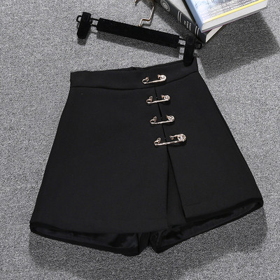 Model nou de pantaloni scurti de dama cu talie inalta in negru