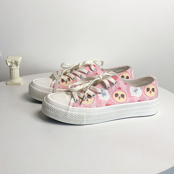 Ikdienas sieviešu kedas ar saitēm un aplikācijām