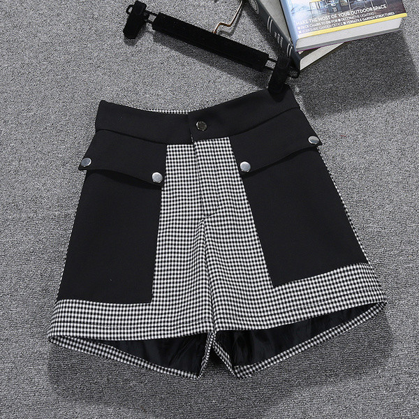 Női kockás női rövidnadrág zsebekkel - magas derék