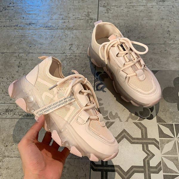 Naiste vabaaja tekstiilist tossud