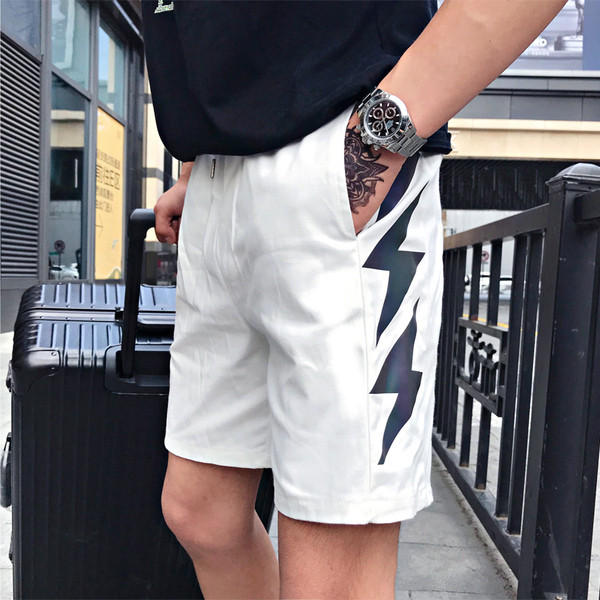 Nyári rövidnadrág nyomtatással és zsebekkel