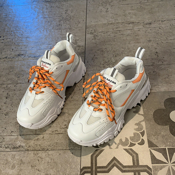 Női alkalmi tornacipő színes nyakkendőkkel