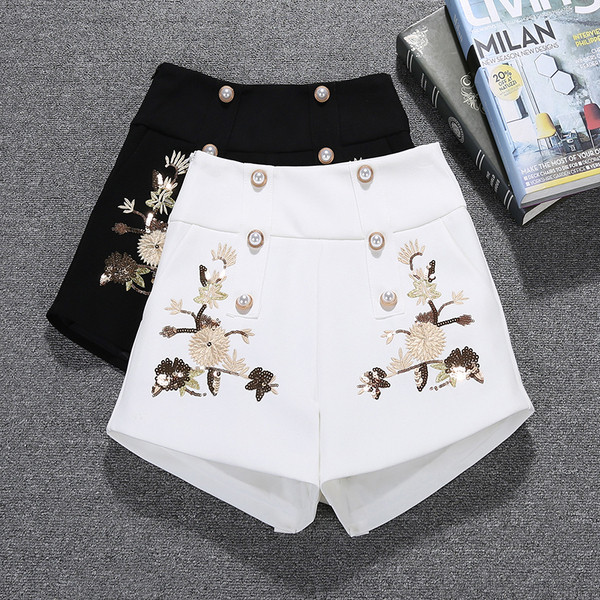 Új modell női rövidnadrág hímzéssel és gyöngyökkel