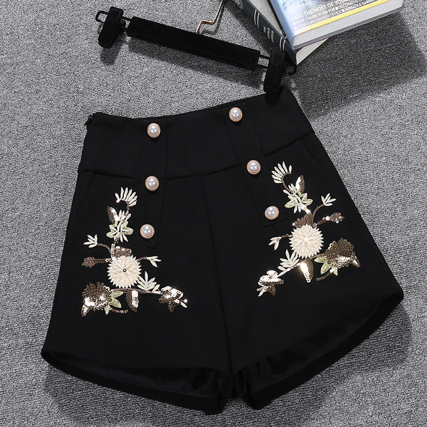 Új modell női rövidnadrág hímzéssel és gyöngyökkel