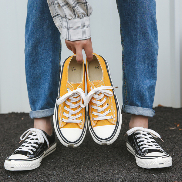 Alkalmi női tornacipő fűzővel és vastag talppal