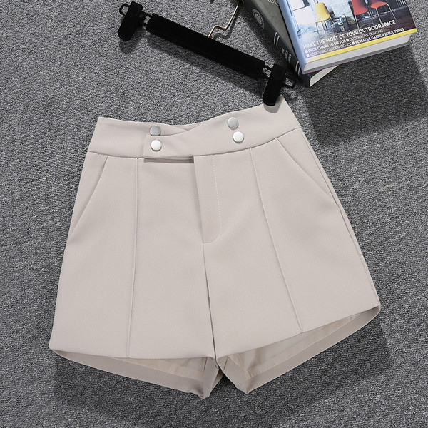 Vabaaja naiste lühikesed püksid kõrge vöökohaga mudeliga