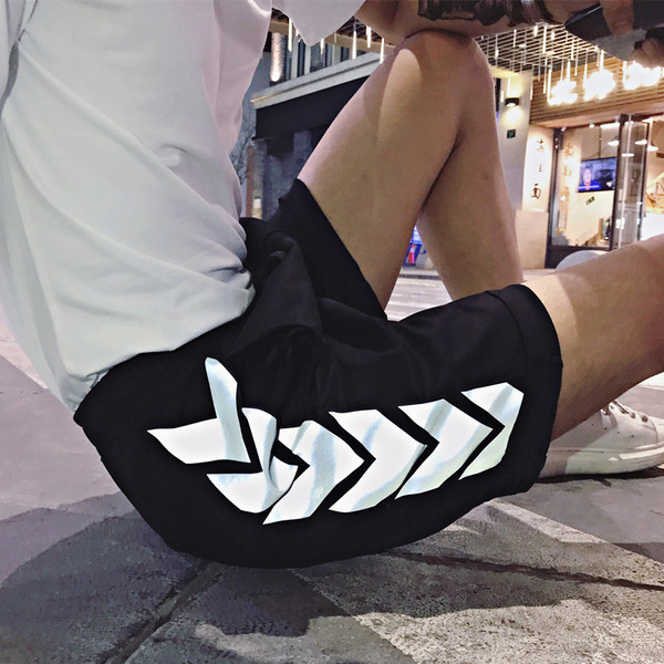 Taskute ja elastse vöökohaga suvepüksid