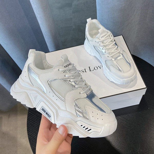 JAUNS sieviešu kedu modelis ar mežģīnēm un spīdīgu efektu