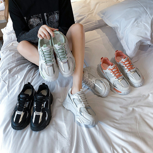 JAUNS sieviešu kedu modelis ar mežģīnēm un spīdīgu efektu