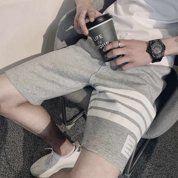 Suvised liibuvad lühikesed püksid lipsudega