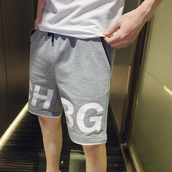 Vīriešu sporta un ikdienas šorti ar uzrakstiem