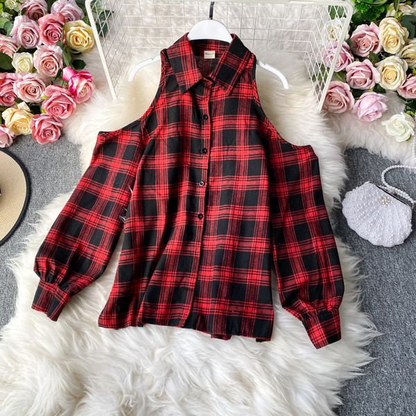 Női kockás ing csupasz vállakat fekete és piros színben