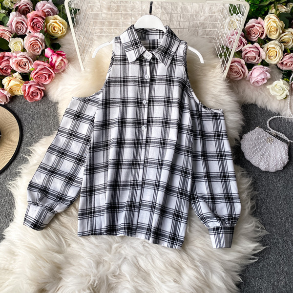 Női kockás ing csupasz vállakat fekete és piros színben